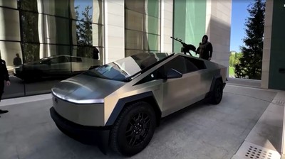 Tesla Cybertruck Versi Tempur yang Diduga Disabot Elon Musk