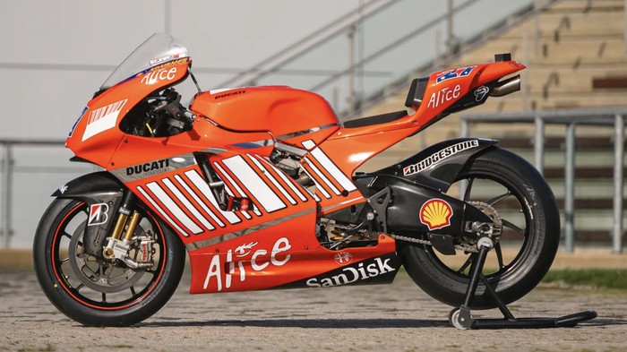 Desmosedici GP7 bekas Casey Stoner Desmosedici GP7 bekas Casey Stoner
