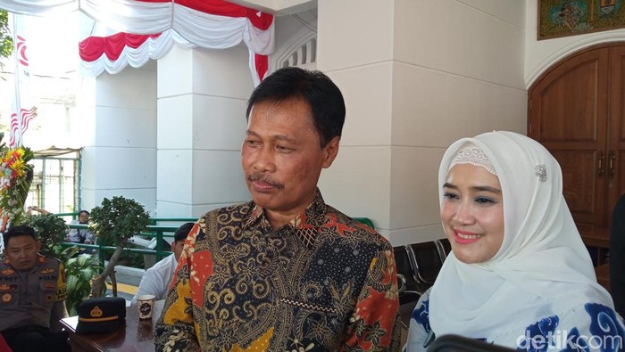 Effendi Edo dan Siti Farida Rosmawati