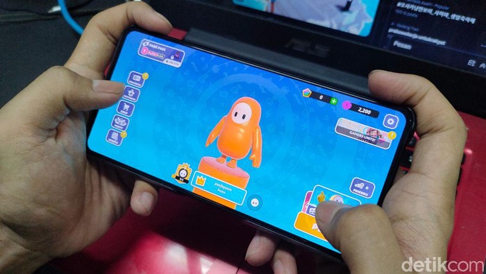 Aplikasi Epic Games Store resmi meluncur di HP. Dengan begitu, sekarang gamer bisa memainkan Fall Guys dan Fortnite di Android maupun iOS.