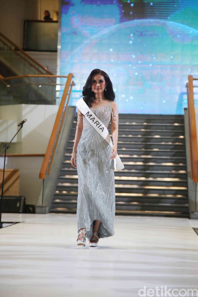 Maria Ardelia Purwaningrum yang saat ini berusia 36 tahun merupakan seorang dokter saraf. Maria tercatat sebagai salah satu dokter di beberapa rumah sakit Jakarta. Selain sebagai dokter, Maria rupanya juga merupakan penulis dan ibu dari 2 orang anak. Foto: Pradita Utama/detikfoto