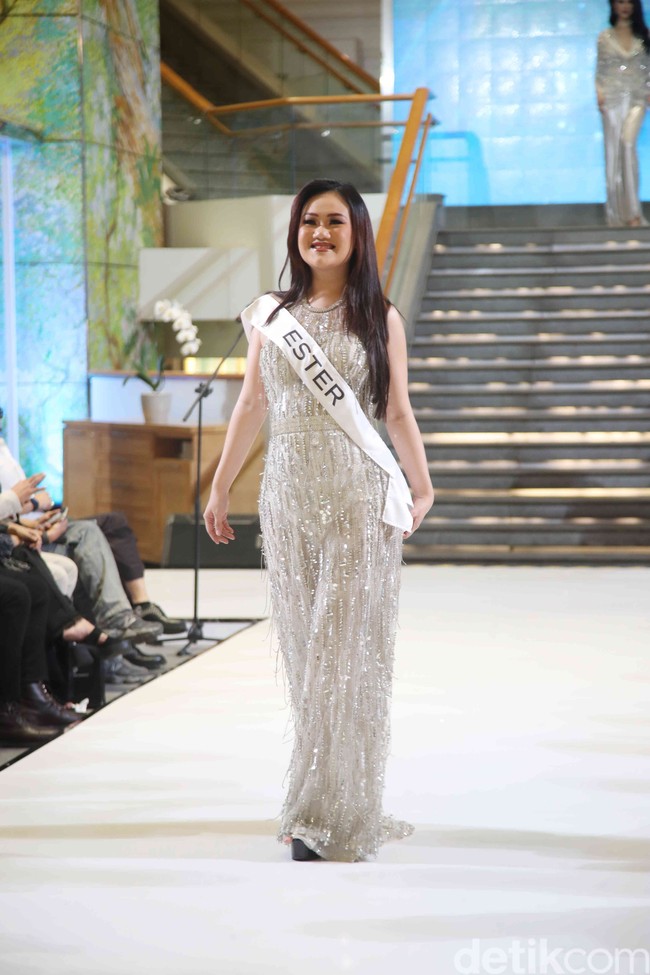 Selanjutnya ada Ester Liana yang berprofesi sebagai software engineer, doctoral researcher, dan juga model. Kini dirinya berusia 27 tahun. Foto: Pradita Utama/detikfoto