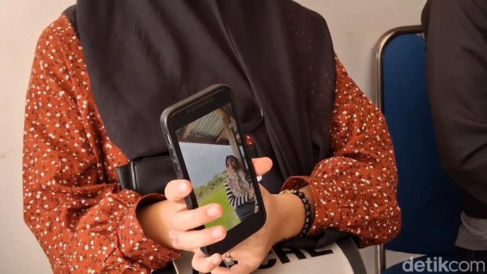 Foto semasa hidup dari mayat wanita yang ditemukan di bawah Jembatan Pesona Ogan Ilir.