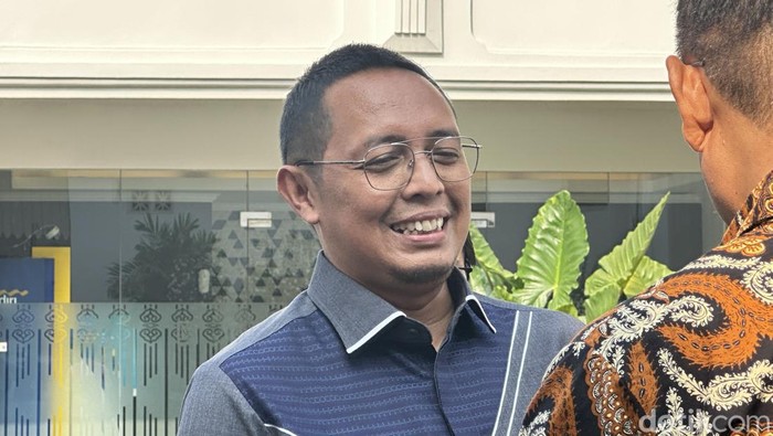 Pertemuan Rahasia Jokowi dengan Hasan Nasbi Usai Rapat Penting