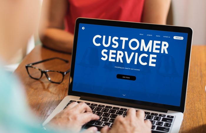 Ilustrasi Customer Service