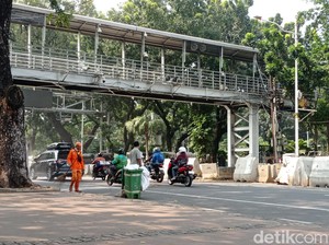 Demo Buruh di Patung Kuda Usai, Jl Medan Merdeka Barat Bisa Dilalui Lagi