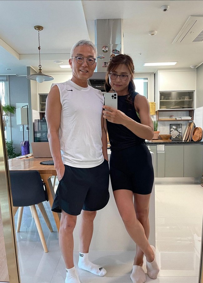 Pada 2021, Kang dan Kim sepakat membuat konten bertema ‘body profile photo’, yakni tren mendokumentasikan aktivitas berolahraga di media sosial. Foto: Instagram/@okdong_fit