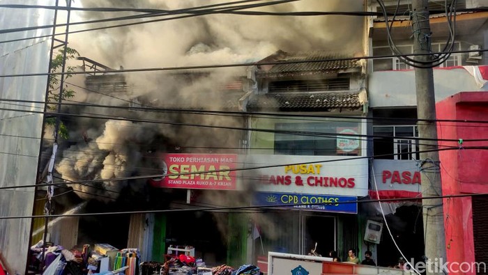 Kebakaran Ruko di Pasar Krian Sidoarjo