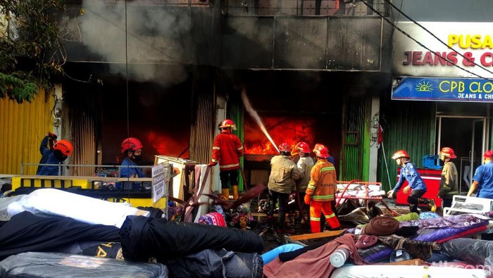 Kebakaran Ruko di Pasar Krian Sidoarjo