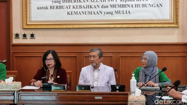 kembar siam pygopagu atau dempet pantat tulungagung dipisahkan di rsu dr soetomo