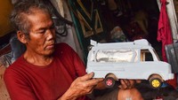 Kerajianan miniatur bus, kapal, dan rumah adat Sumut itu telah dipasarkan ke berbagai wilayah di Sumatera Utara hingga Singapura.  