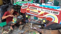 Kerajinan itu dipasarkan dengan harga Rp 100 ribu hingga Rp 350 ribu.  