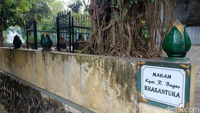 Suasana makam Kiai Raden Bagus Khasantuko yang terletak di Dusun Senuko, Kalurahan Sidoagung, Kapanewon Godean, Sleman, Selasa (20/8/2024).