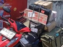 Duh! Motor Beserta 55 Paket yang Dibawa Kurir di Palembang Dicuri
