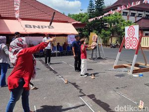 Memopulerkan Lempar Pisau Lewat Lomba Agustusan