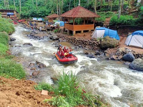 Namu Hejo, camping ground tepi sungai di Kabupaten Bandung.