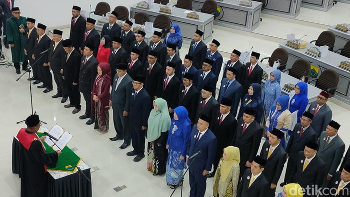 Pelantikan anggota DPRD Kabupaten Cianjur periode 2024-2029.