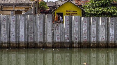 Antisipasi Banjir, Sungai Cipunten Agung Pandeglang Diturap