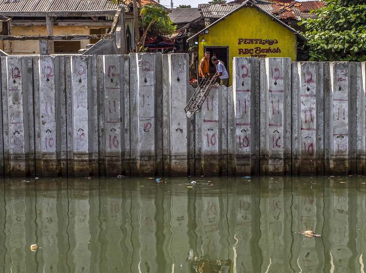 Antisipasi Banjir, Sungai Cipunten Agung Pandeglang Diturap