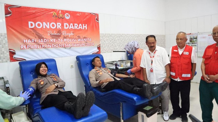 Polisi Ponorogo menggelar donor darah