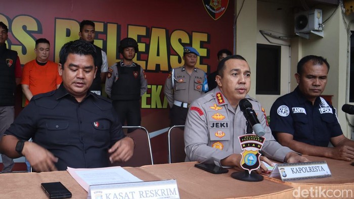 Polisi saat merilis kasus kekerasan dalam rumah tangga (Foto: Raja Adil Siregar/detikSumut)