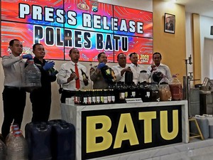 Home Industry Miras di Kota Batu Dibongkar, 255 Botol Disita