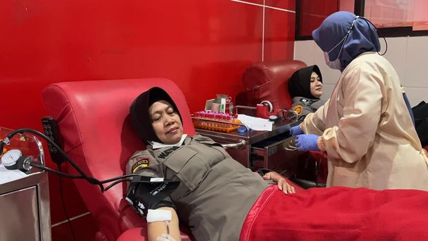 Polwan Polresta Sidoarjo donor darah