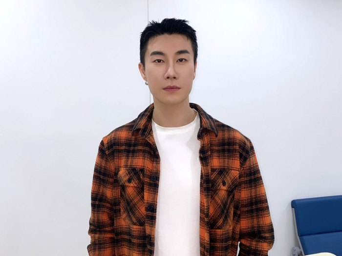 Rapper Korea San E Minta Maaf Pukul Pejalan Kaki Pakai HP, Ditangkap Polisi