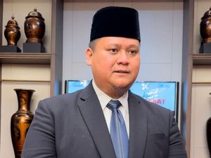 Sekda Banyuasin Ingatkan ASN Hati-hati Hadiri Kegiatan yang Ada Paslon-Pose Jari