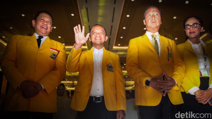 Musyawarah Nasional (Munas) Partai Golkar dibuka. Munas dihadiri calon ketua umum tunggal, Bahlil Lahadalia hingga bakal cagub Jakarta, Ridwan Kamil (RK).