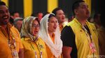 Senyum Semringah Bahlil Saat Munas Golkar Dibuka