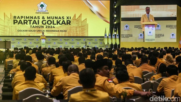 Senyum Bahlil Saat Munas Golkar Dibuka Musyawarah Nasional (Munas) Partai Golkar dibuka. Munas dihadiri calon ketua umum tunggal, Bahlil Lahadalia hingga bakal cagub Jakarta, Ridwan Kamil (RK).
