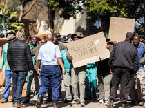 Staf Kebun Binatang di Afsel Protes Pemindahan Gajah Terakhir