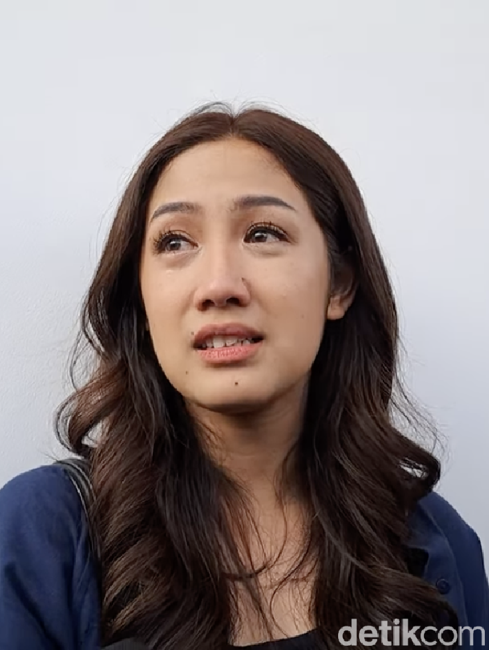 Tamara Tyasmara Tamara Tyasmara dengan mata sembab setelah menghadiri sidang pembunuhan Dante.