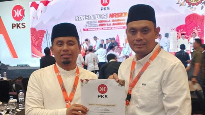 Tasming Hamid-Hermanto menerima rekomendasi PKS untuk maju di Pilwalkot Parepare.