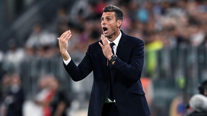 TURIN, ITALY - AUGUST 19: Thiago Motta of Juventus coach reacts during the Serie A match between Juventus and Como at Allianz Stadium on August 19, 2024 in Turin, Italy. (Photo by Image Photo Agency/Getty Images)