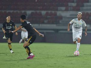 Ambisi Tyronne Bawa Persib Menang Lawan Arema FC