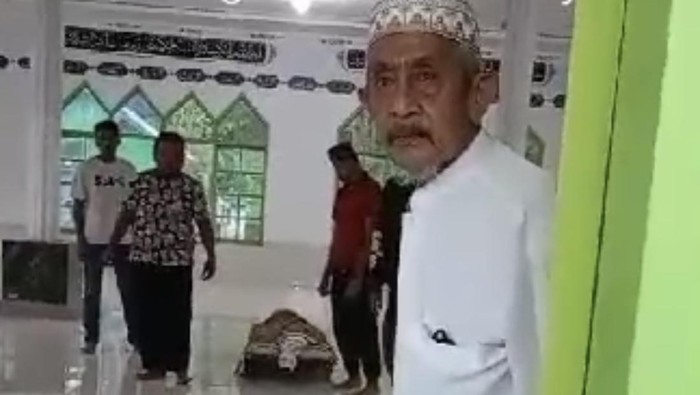 Viral pria lansia di Bone tolak jenazah disalatkan di masjid.