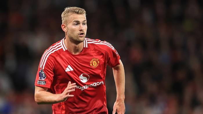 MANCHESTER, ENGLAND - AUGUST 16: Matthijs de Ligt of Manchester United during the Premier League match between Manchester United FC and Fulham FC at Old Trafford on August 16, 2024 in Manchester, England. (Photo by Simon Stacpoole/Offside/Offside via Getty Images)