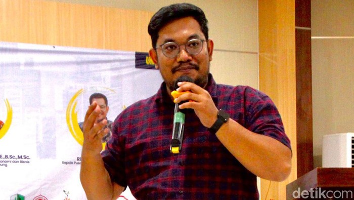 Akademisi UBL, Rifandy Ritonga