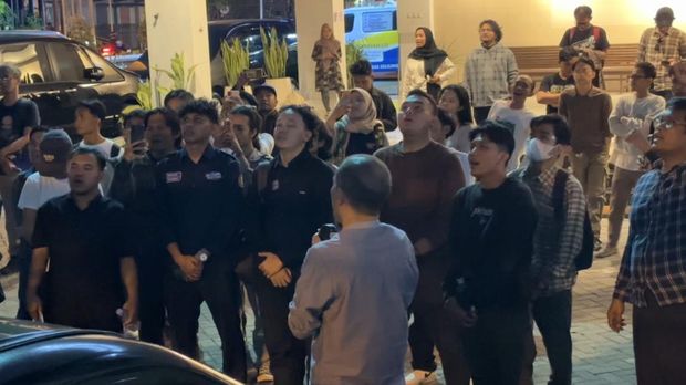 Aksi Forum Cik Di Tiro di Kampus UII Jalan Cik Di Tiro, Terban, Kota Jogja, Rabu (21/8/2024).