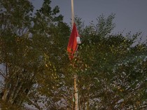 Sebut Darurat Demokrasi, Forum Cik Di Tiro Jogja Gelar Aksi Turunkan Bendera