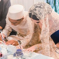 Foto manis pernikahan Arhan dan Zize yang digelar pada 20 Agustus 2023 di Masjid Indonesia, Tokyo, Jepang, kini juga sudah tak lagi terlihat menghiasi Instagram Arhan. Foto: Instagram@pratamaarhan8