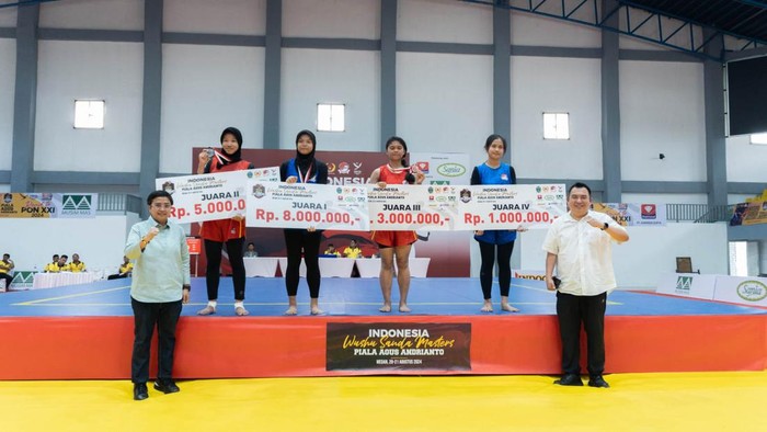 Atlet yang berprestasi di Kejuaraan Indonesia Wushu Sanda Masters 2024 (Foto: Dok. Istimewa)