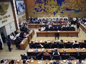 Warganet Gaungkan Kawal Putusan MK, Stay Safe yang Demo!