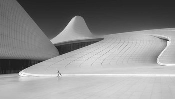 Pemenang kategori Architecture diraih Florian Kriechbaumer. Foto: Black and White Photo Awards
