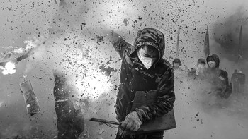 Pemenang utama Black and White Photo Awards 2024 diraih Haikun Liang. Dengan fotonya berjudul ‘Hancurkan bersama’. Foto ini diambil selama festival musim semi di Cina, dia memenangkan gelar Black and White Photographer of the Year 2024. Foto: Black and White Photo Awards