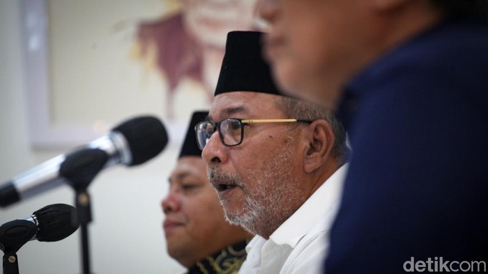 Cak Imin Tak Hadiri Undangan PBNU Buntut Kisruh PKB Pengurus Besar Nahdlatul Ulama (PBNU) menyayangkan ketua umum PKB Muhaimin Iskandar (Cak Imin) tidak memenuhi undangan hari ini. Pemanggilan ini sebagai buntut kisruh antara PKB dengan PBNU.