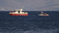 Badai dahsyat yang tak terduga menghantam kapal pesiar tersebut hingga menenggelamkan 22 orang di dalamnya. (AP Photo/Salvatore Cavalli)