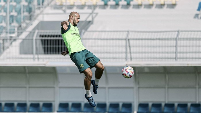Gelandang Persebaya Mohammed Rashid